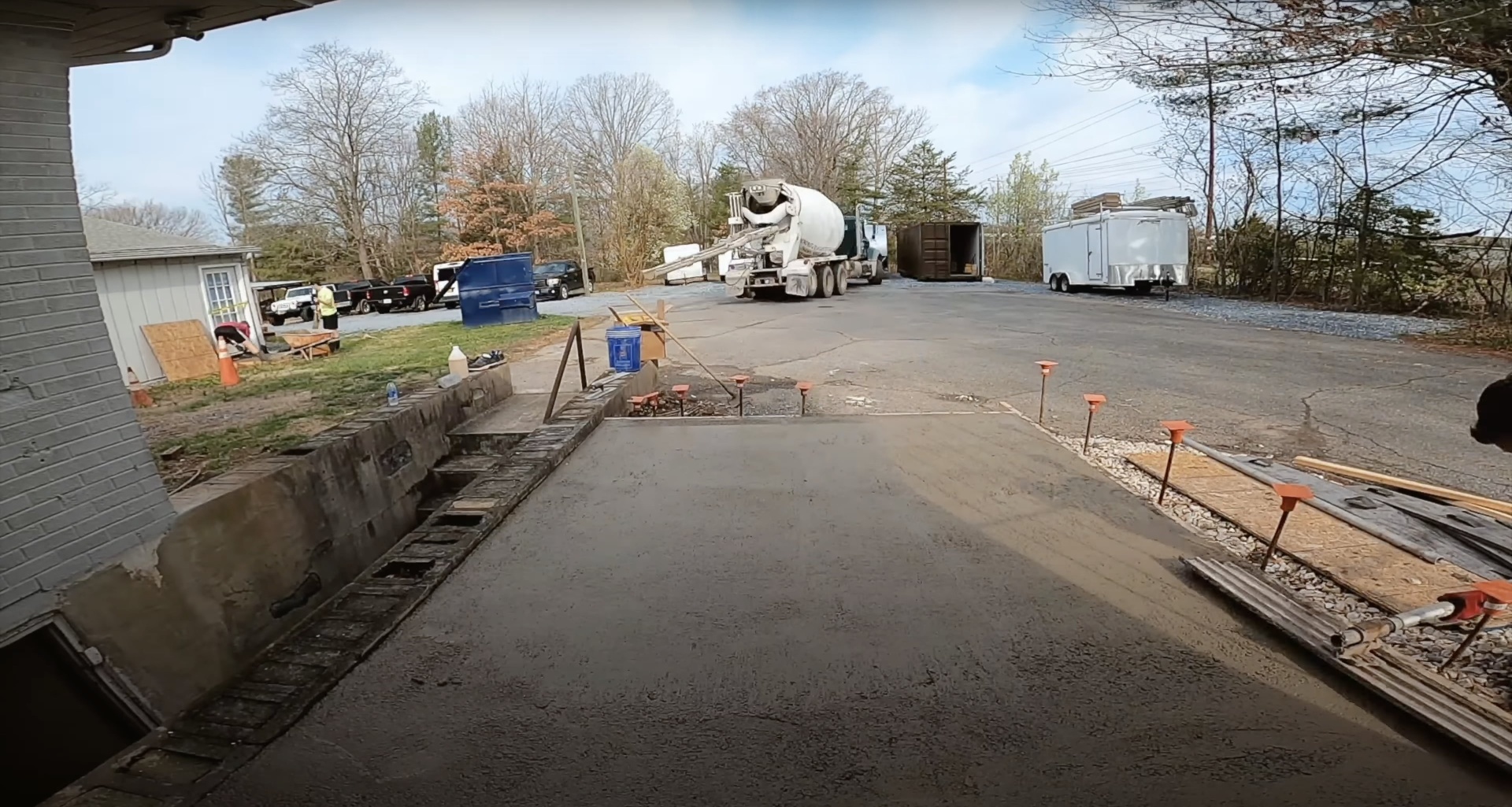 Concrete contractor Mt Vernon VA - concrete pouring and installation process